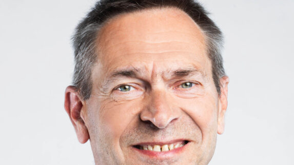 Portraitfoto von alexander hirschenhauser